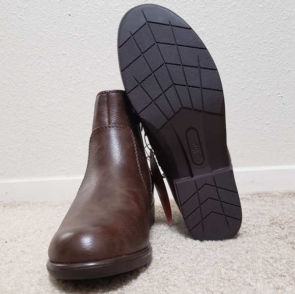 NWT Yuu Brina zip bootie - Picture 10 of 10